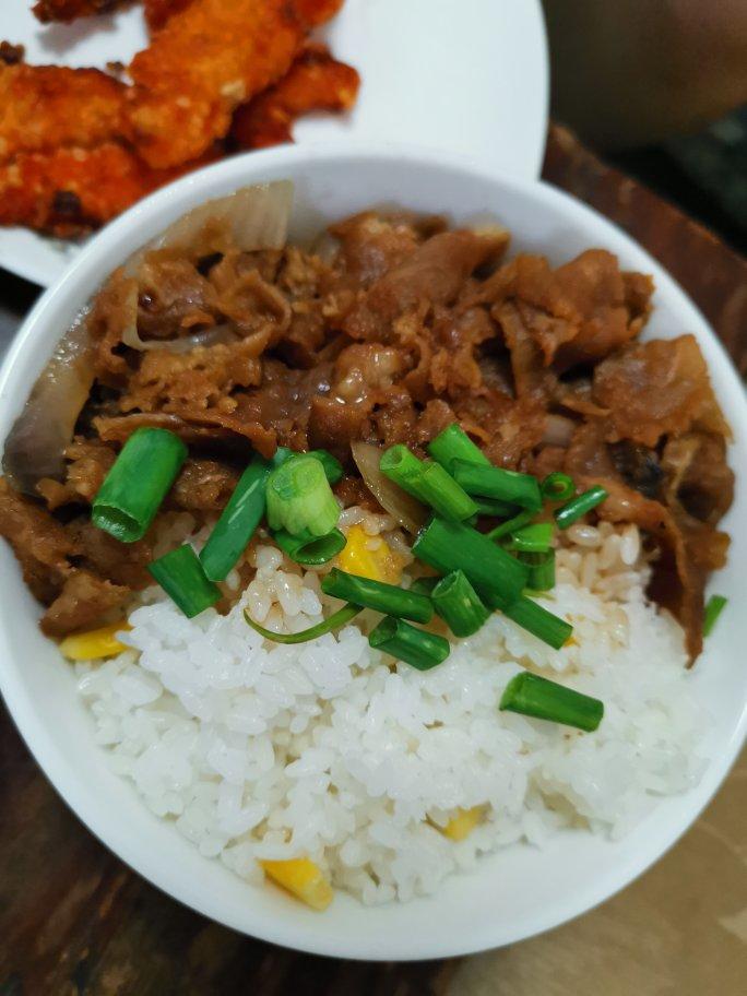 肥牛饭