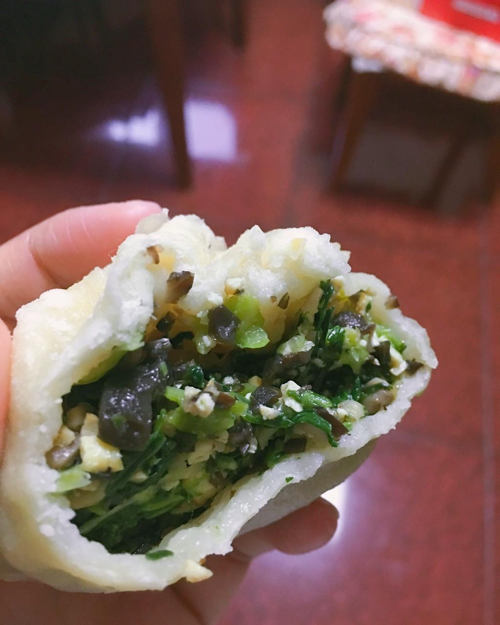 冬笋香菇菜包