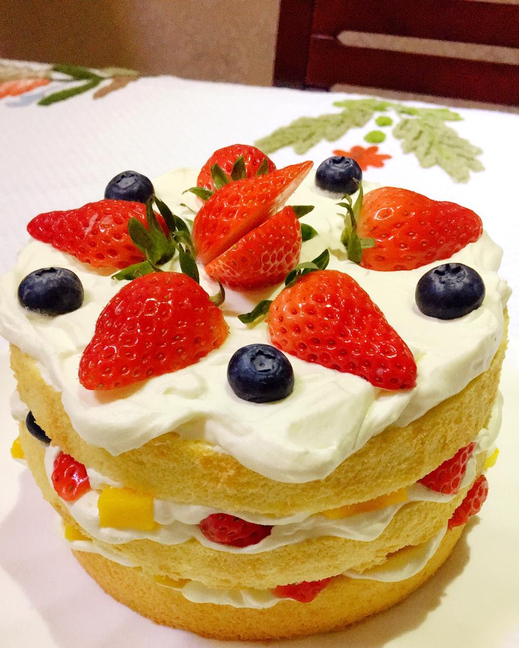 一颗甜宝做的六寸裸蛋糕