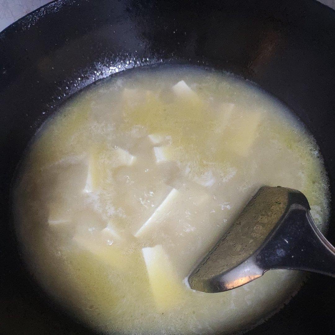 奶白鲫鱼豆腐汤|一条鱼最后的温柔