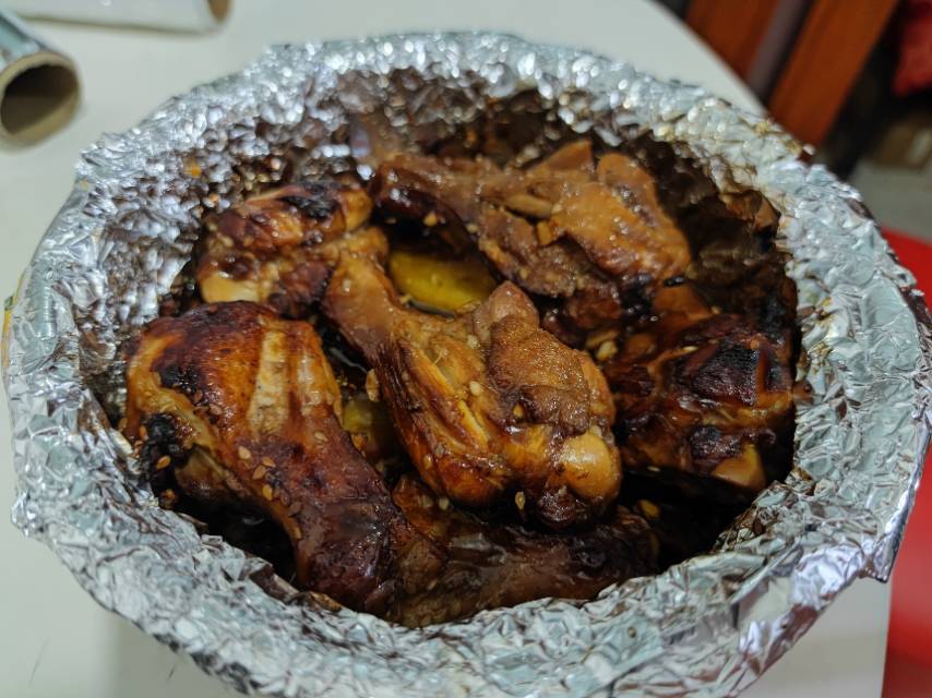 蜜汁蒜香孜然烤鸡翅+土豆片【烤箱版】好吃到舔手指！