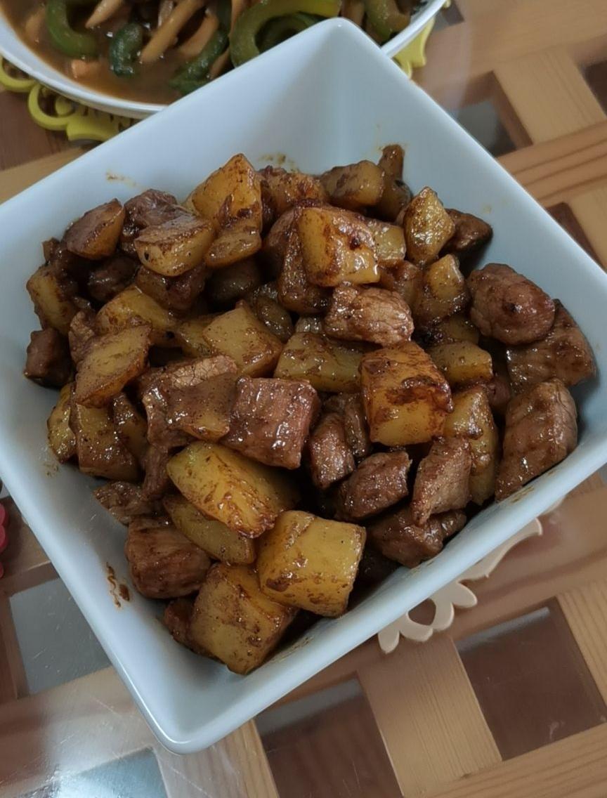 黑椒杏鲍菇牛肉粒