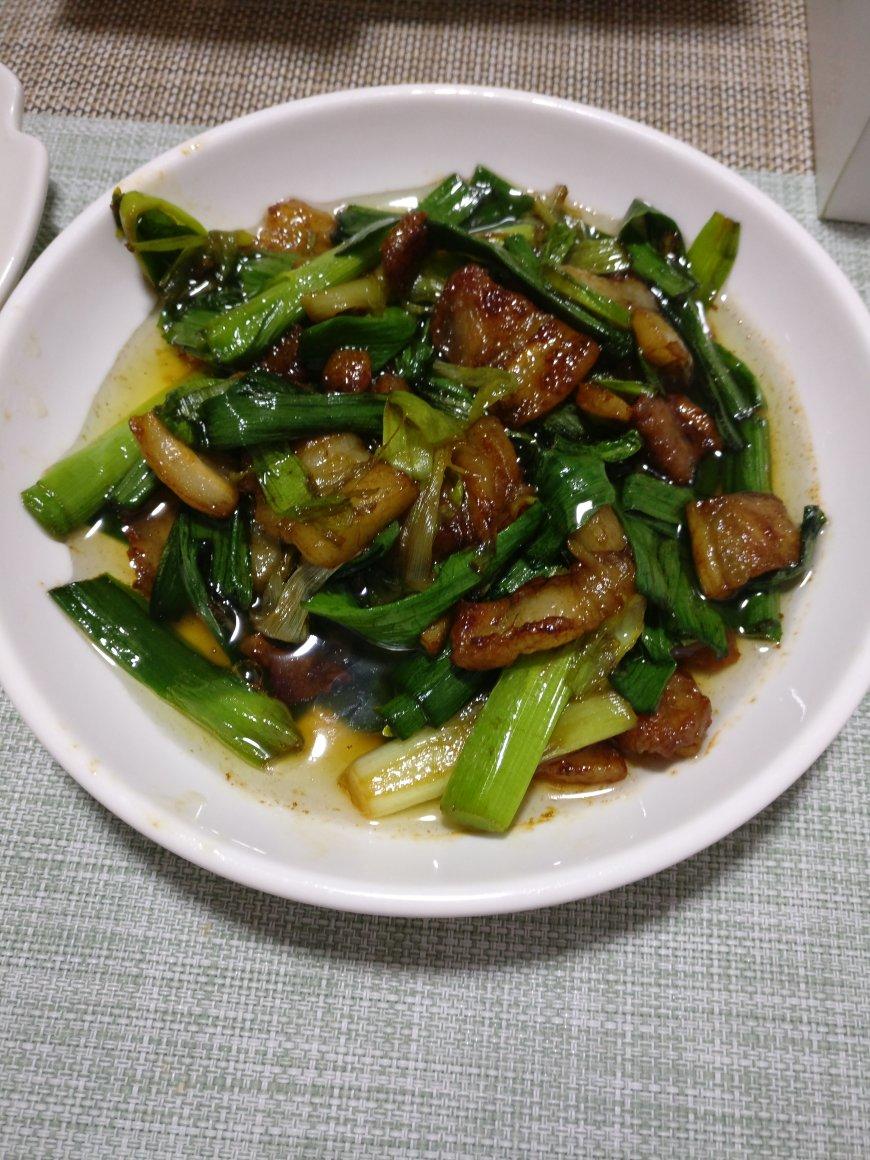 五花肉炒大蒜