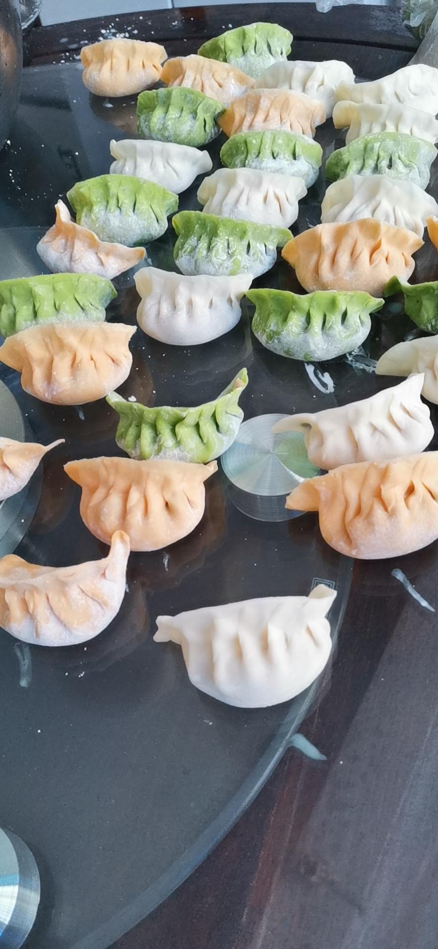 吃起来脆爽，香脆可口，好吃不腻，马蹄/荸荠猪肉馅水饺