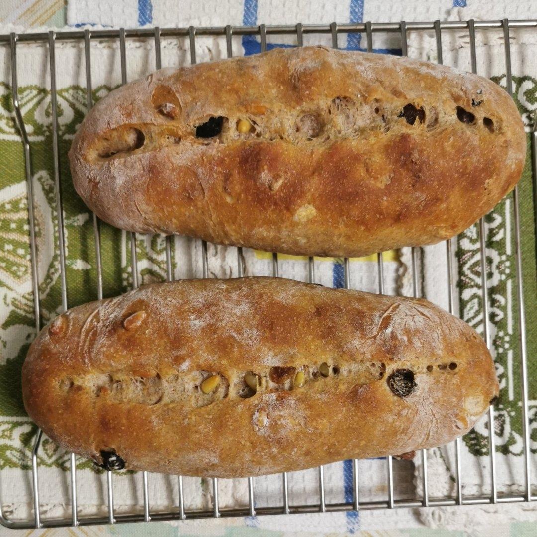 全麦蔓越莓核桃软欧包