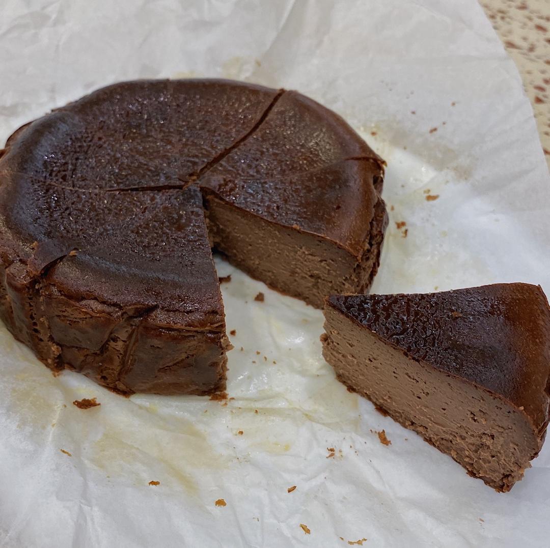 巧克力巴斯克芝士蛋糕