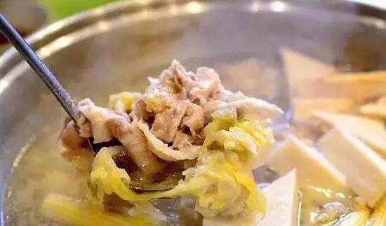 大姨的秘制酸菜猪肉火锅