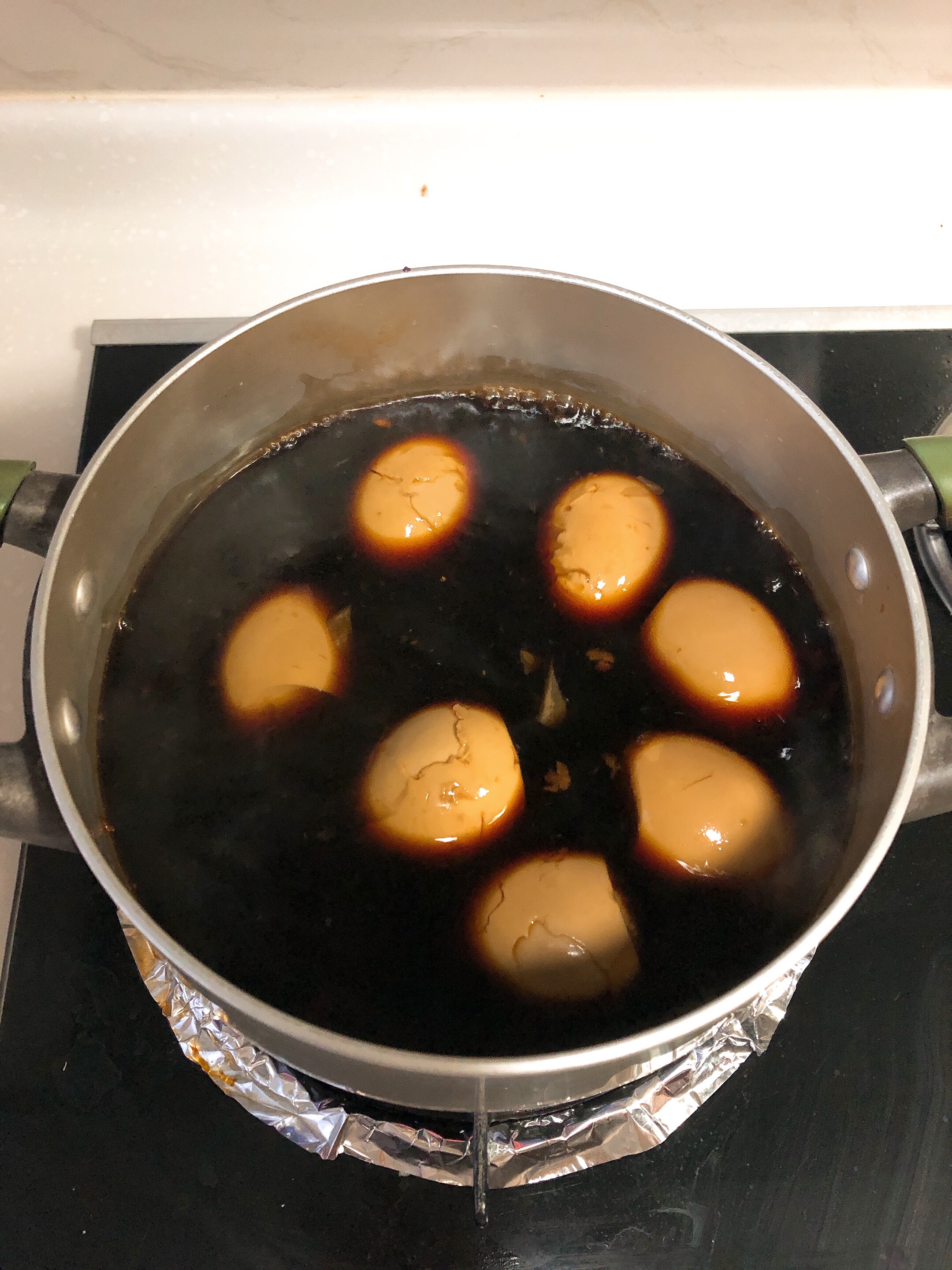 蛋黄都入味的卤蛋的做法 步骤8