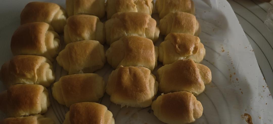超软淡奶油小面包（餐包），一次发酵柔软拉丝，消耗淡奶油，持久柔软隔天不变硬