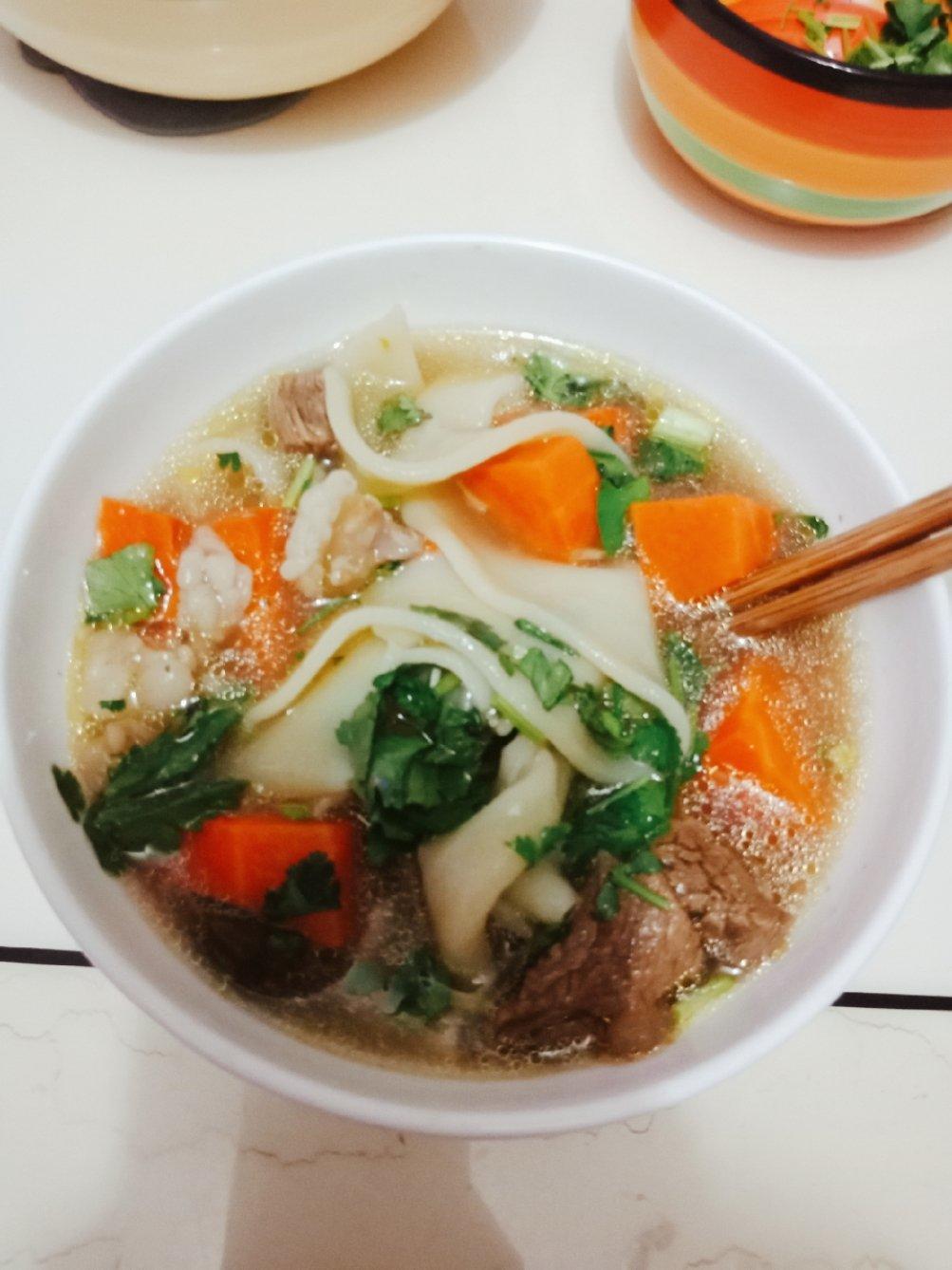 清炖羊肉汤