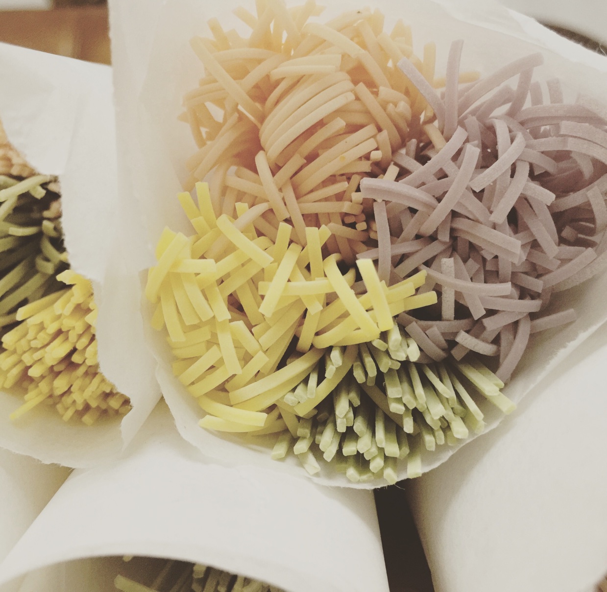 自制纯天然蔬菜汁彩色面条