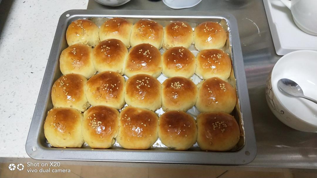 蜂蜜脆底小面包（蜂蜜奶香小餐包）