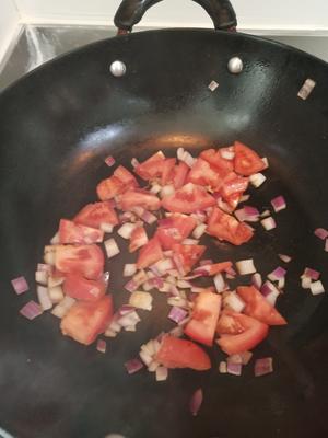 西红柿鸡蛋炒面的做法 步骤4