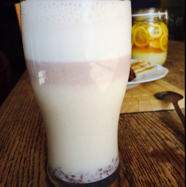 三四又木小姐做的香甜红豆沙牛奶