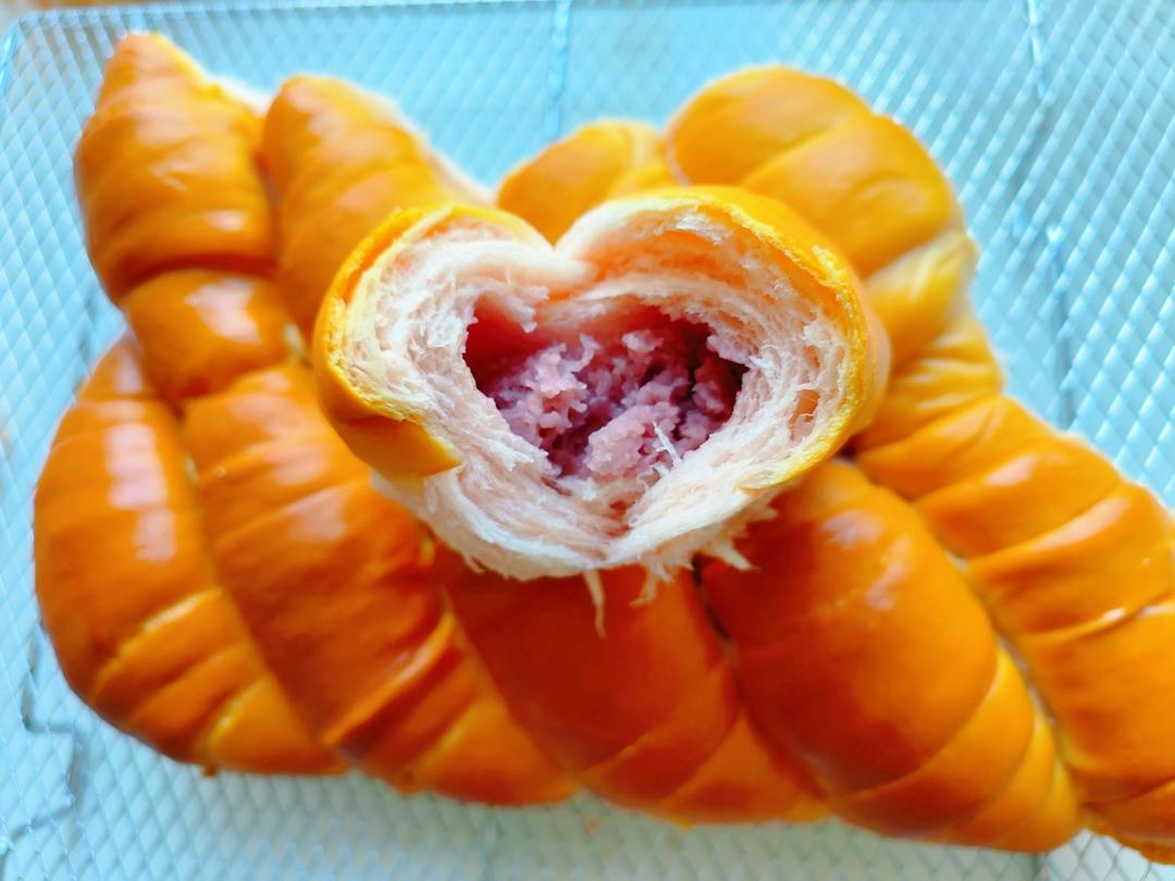 芋泥牛奶面包卷