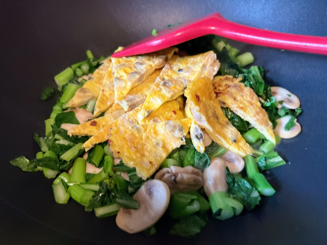 蛤蜊抱蛋与蘑菇菜心的做法 步骤16