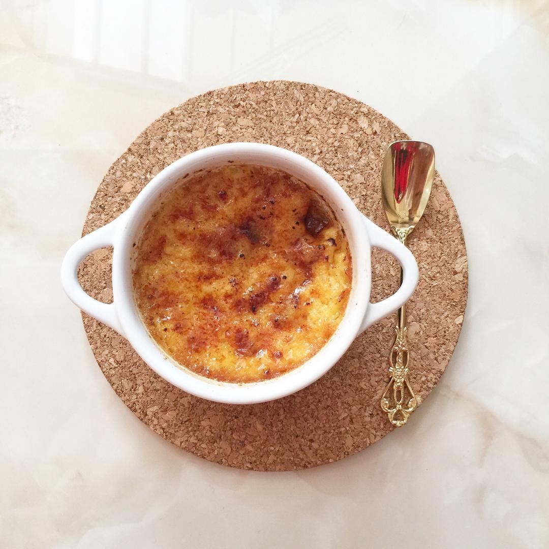 CRÈME BRÛLÉE 法式烤布蕾（焦糖布丁）