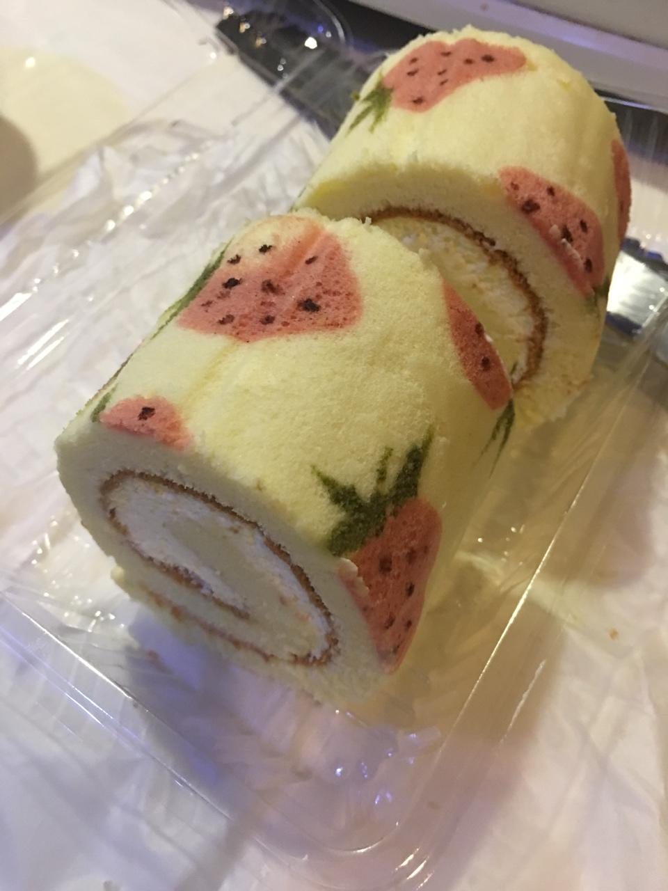 草莓蛋糕卷