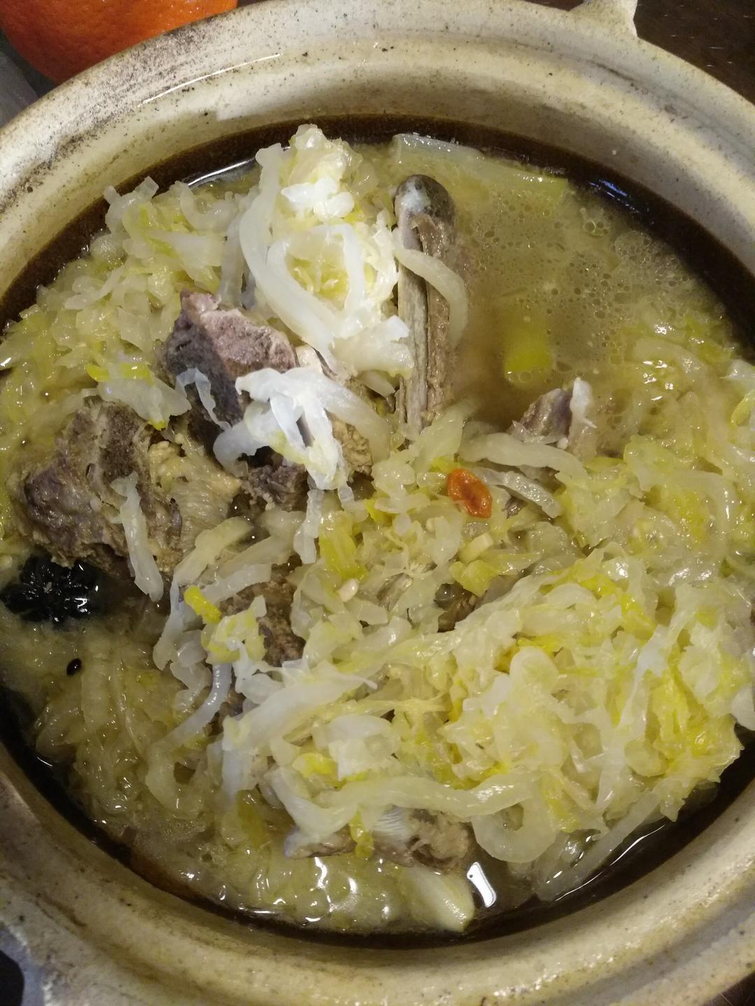 排骨炖酸菜