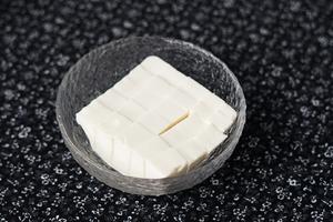 松露酱奶炖豆腐的做法 步骤2
