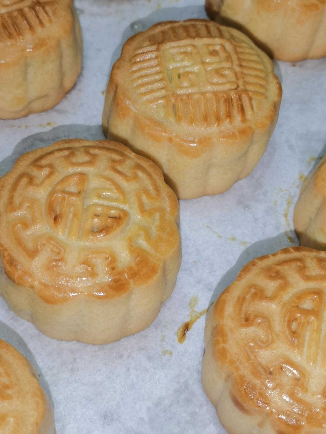 广式月饼(莲蓉/香芋/奶黄/黑芝麻馅/50克  ，回油快、不裂口)