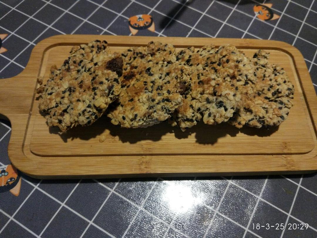 素食:有机燕麦芝麻大饼干