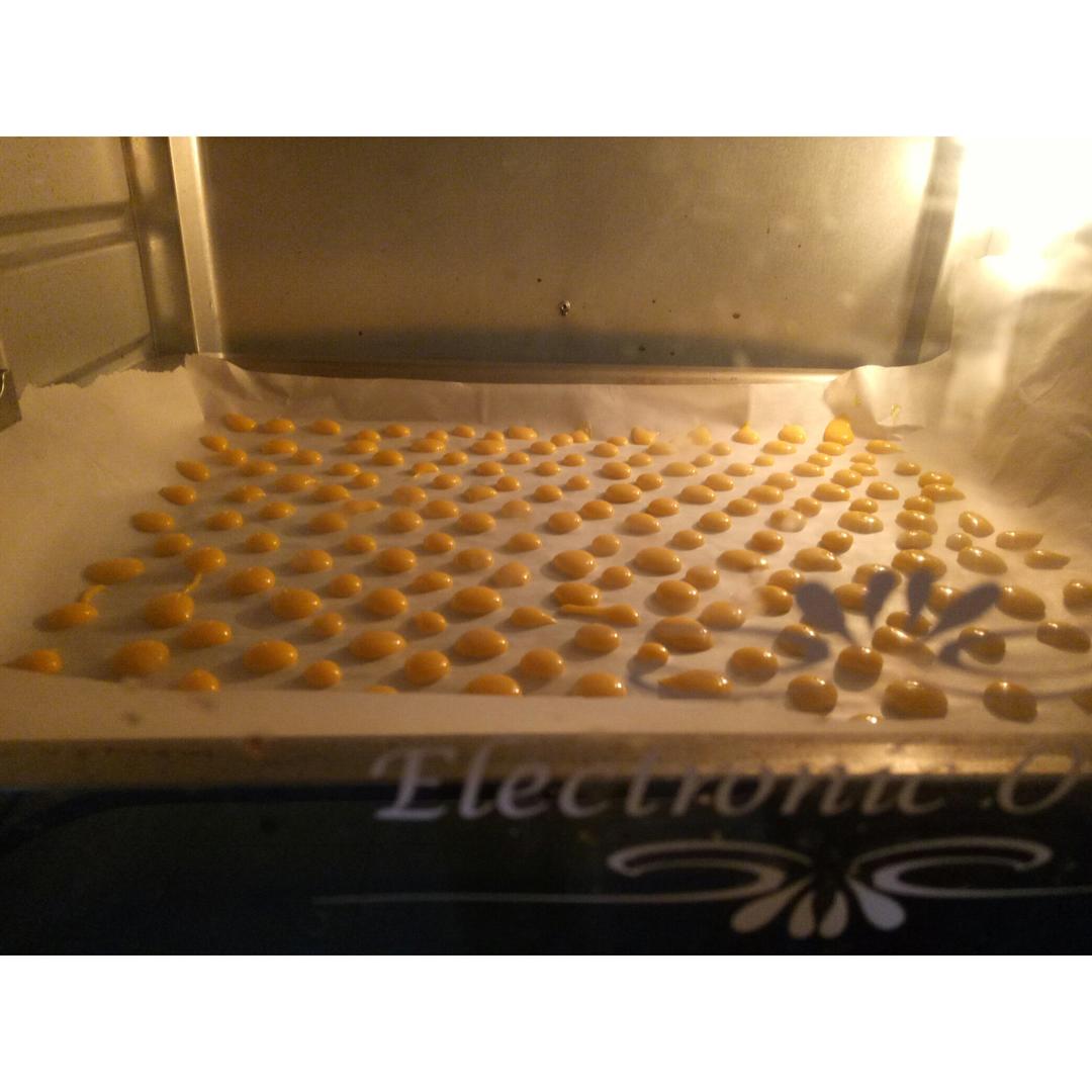 入口即化的无添加蛋黄溶豆