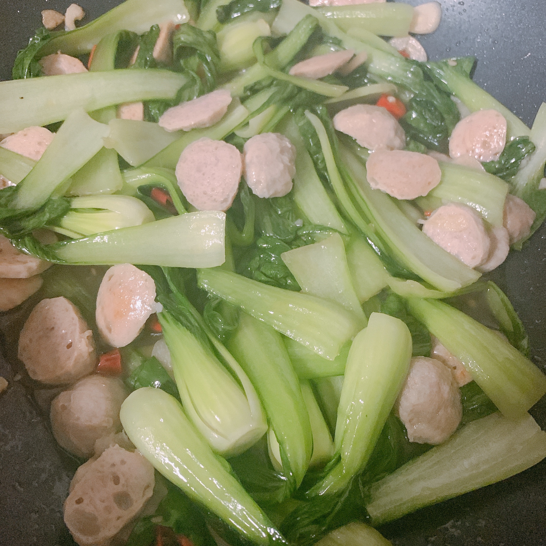 快手菜-肉丸片炒上海青（小油菜）的做法 步骤4