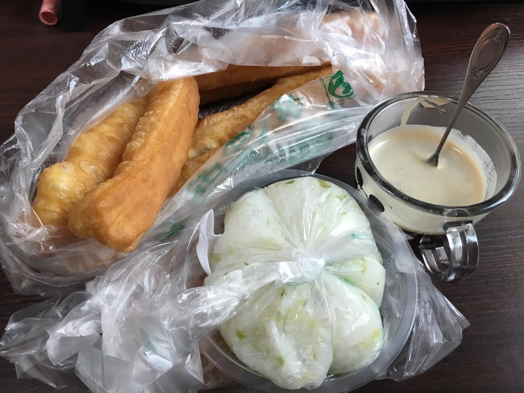 晒黑没人管做的好好吃饭之办公室早餐