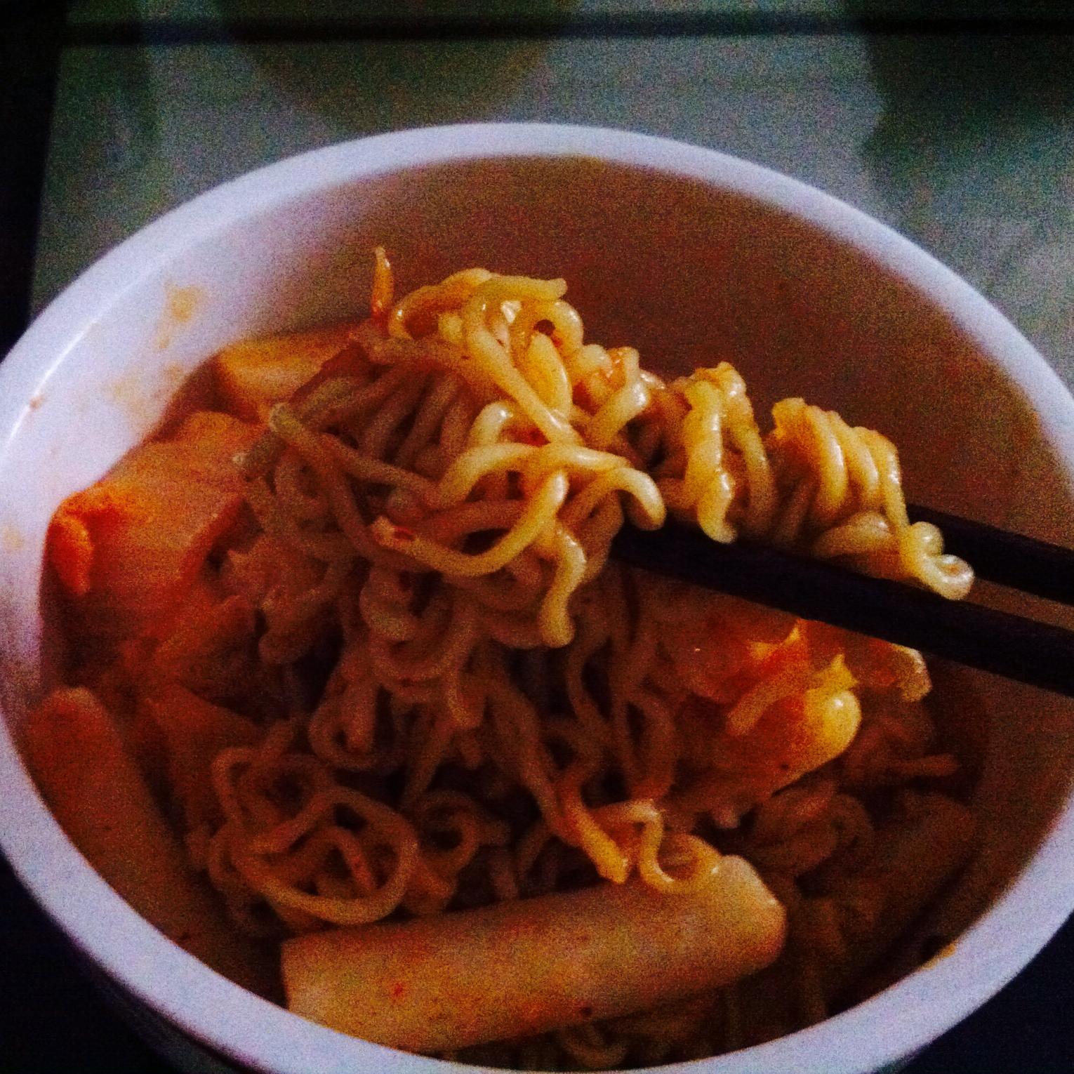 辣白菜年糕泡面