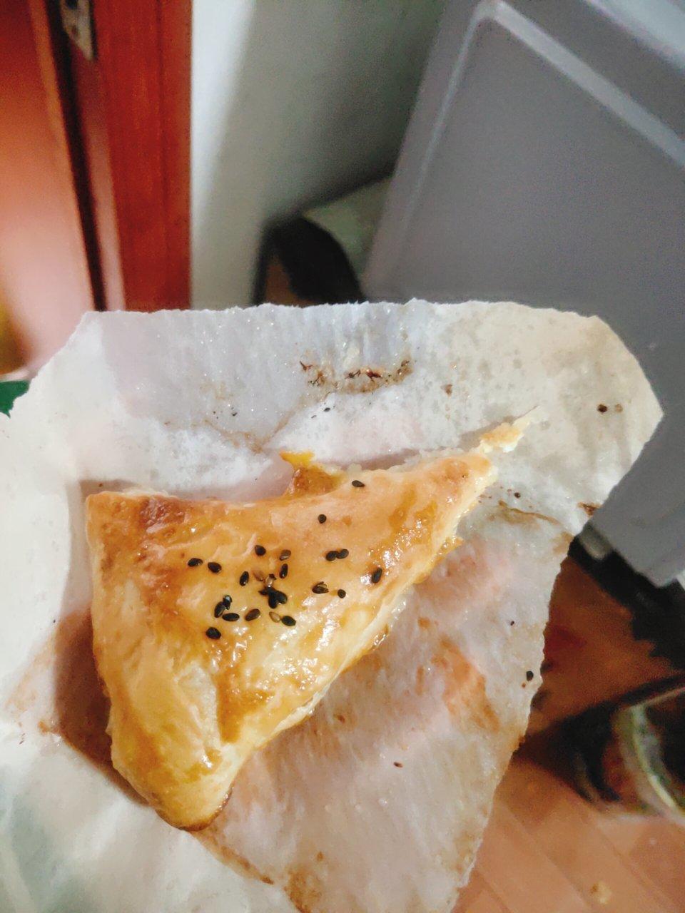 不用开酥，不用揉面，也能做香甜酥脆的苹果派