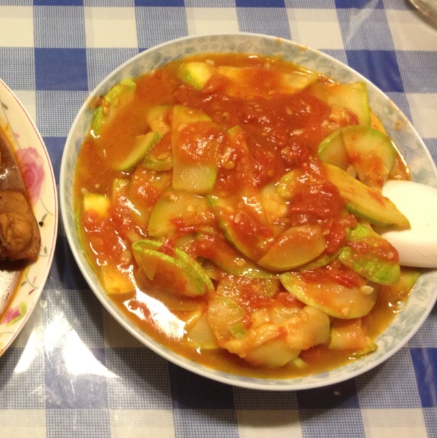 番茄炒西葫芦（已更新）( Stir-fried Tomato and Zucchini )