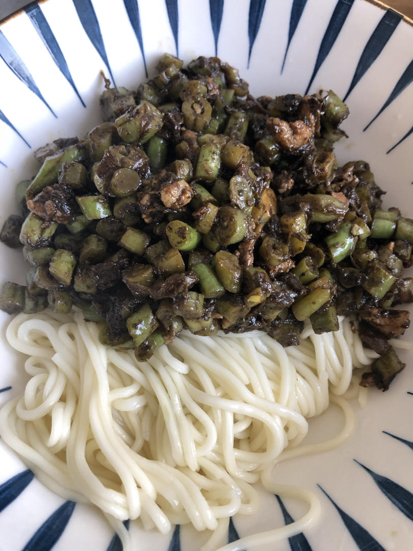 【橄榄菜四季豆拌面】