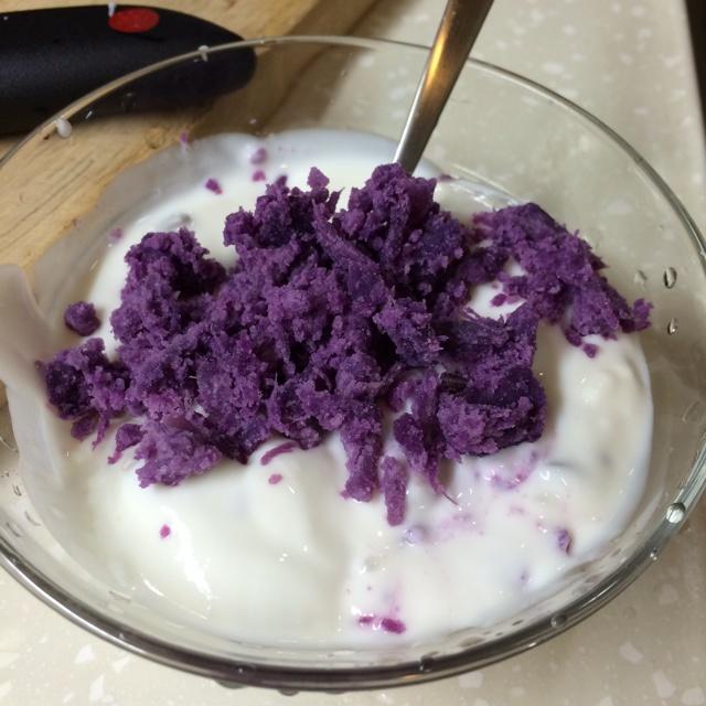 紫薯拌酸奶
