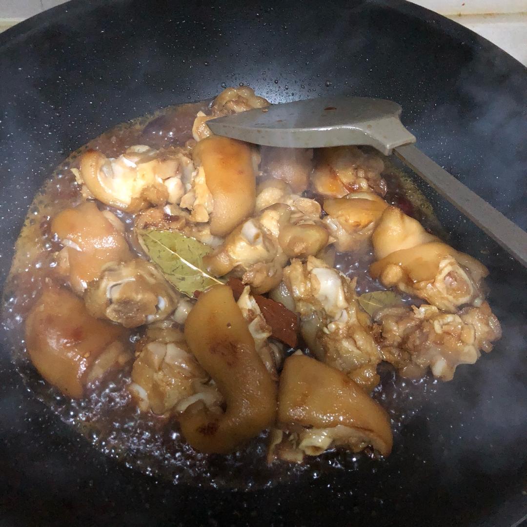 香酥烤猪蹄