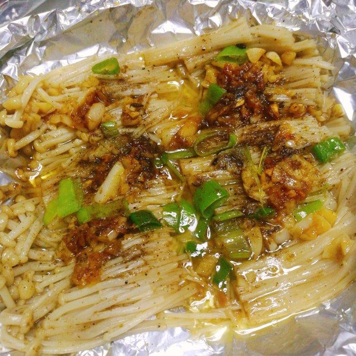 锡纸蒜泥金针菇没有烤箱的看过来（万能的电饼铛第三弹）