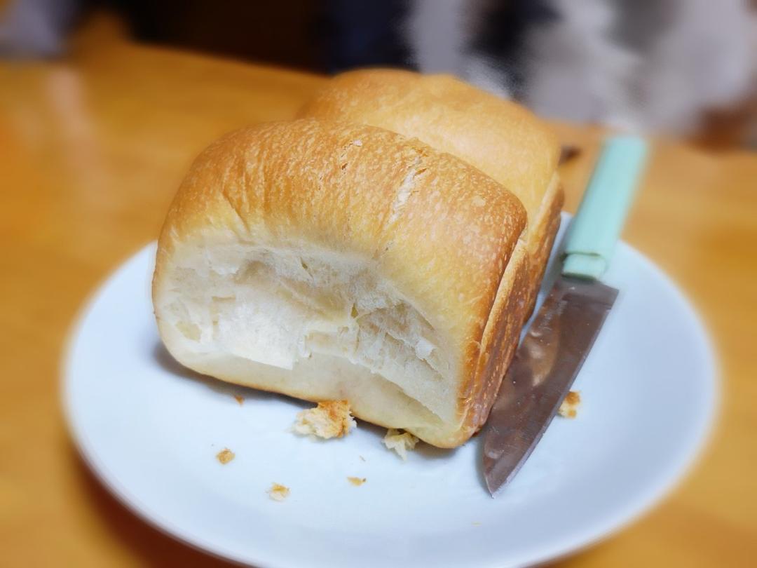 牛奶吐司——面包机揉面专用的方子，简单版！