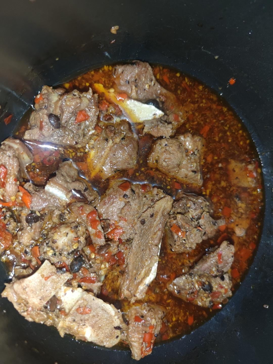 电饭锅焖排骨的做法