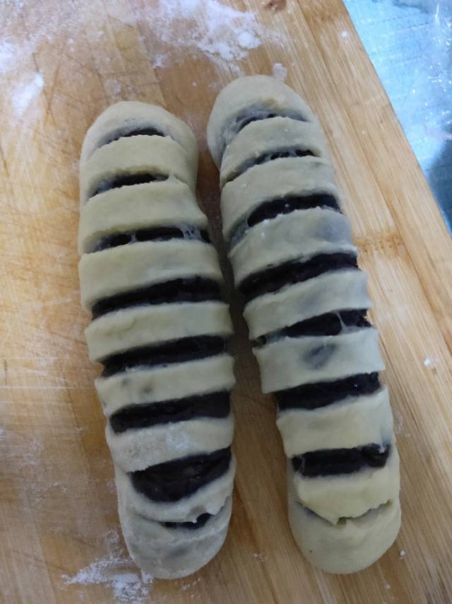 豆沙面包卷