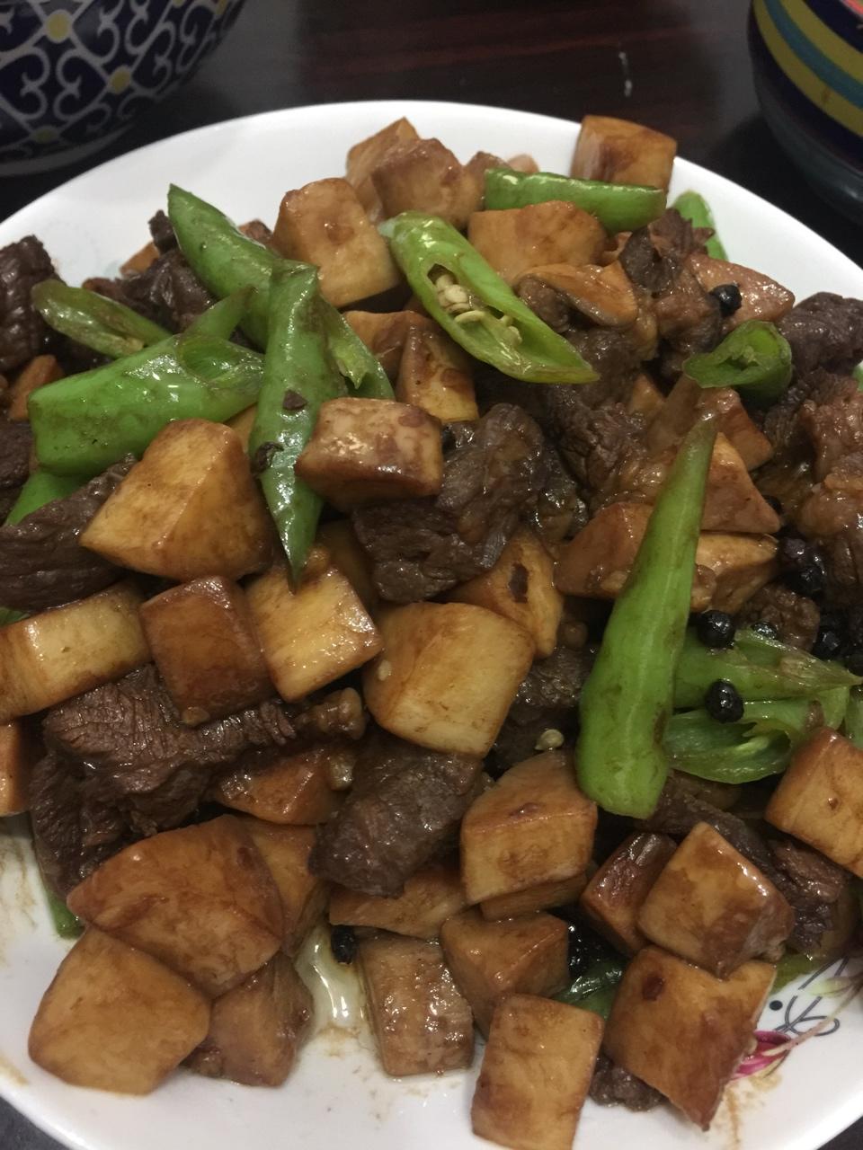 黑椒杏鲍菇牛肉粒