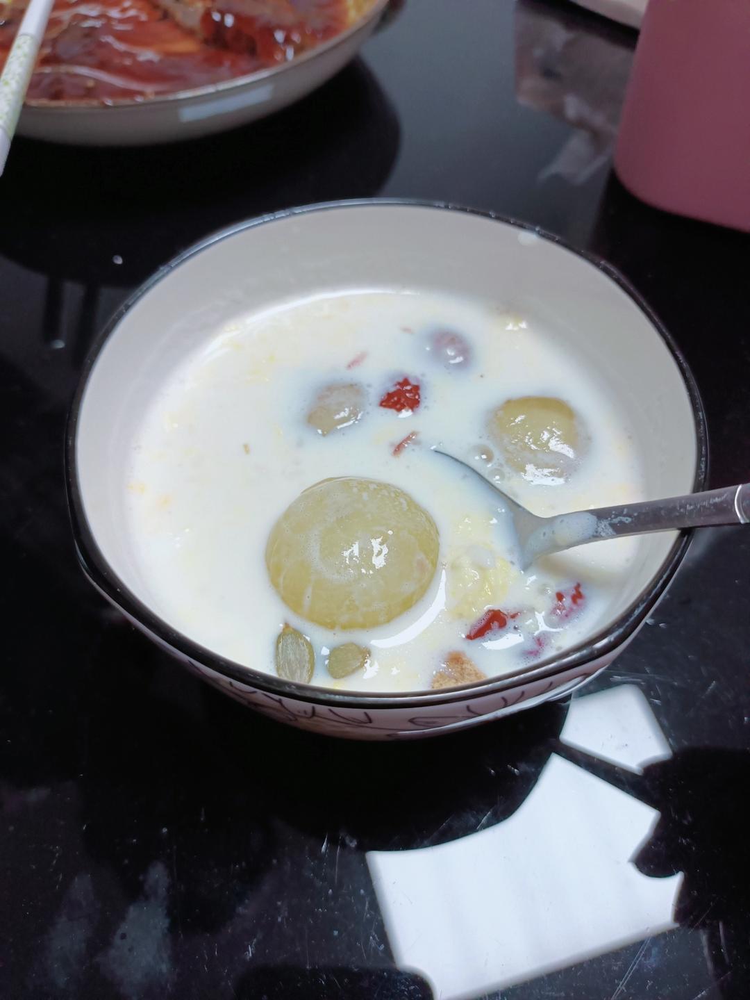 牛奶鸡蛋醪糟 冬日里最爱的甜品汤