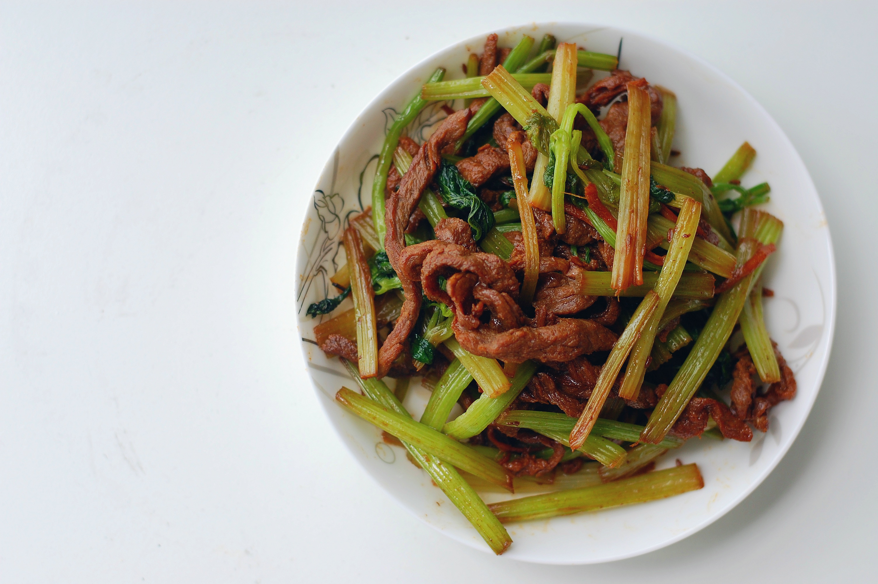 芹菜炒牛肉