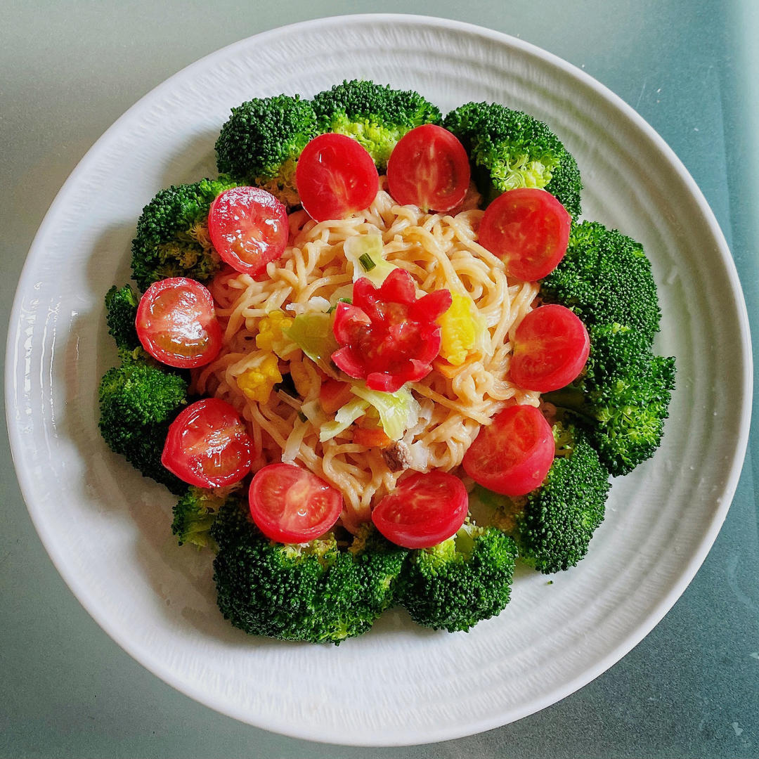 酸辣爽口的凉拌面！保证吃一次就上瘾