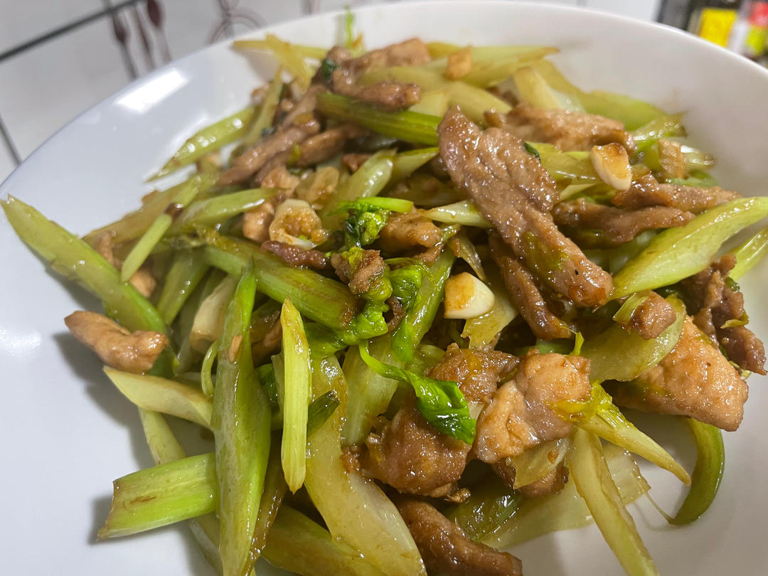 芹菜炒肉