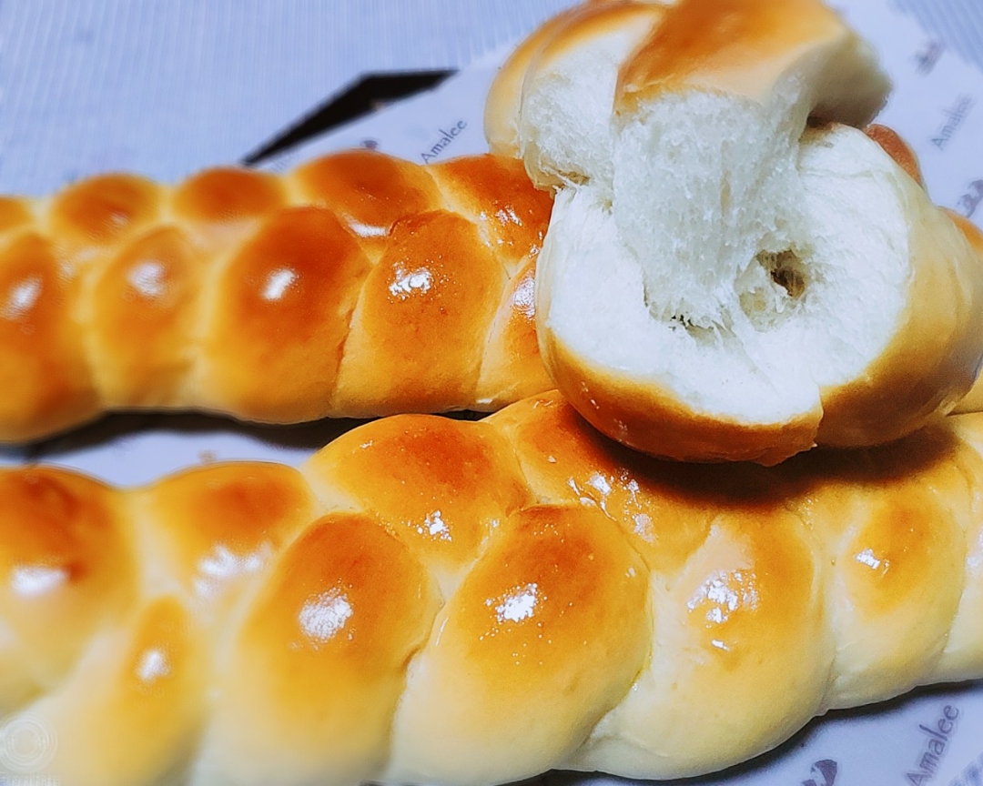 蜂蜜拉丝辫子面包很容易出膜的面包团的做法