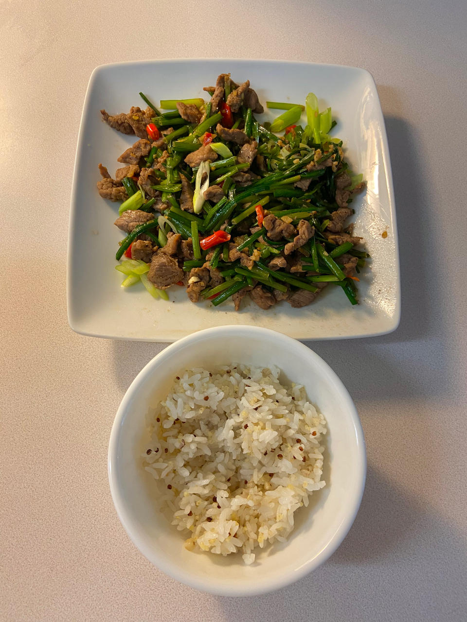 蒜苔炒牛肉