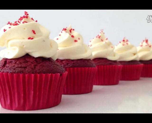 经典红丝绒杯子蛋糕（red velvet cupcake）的做法