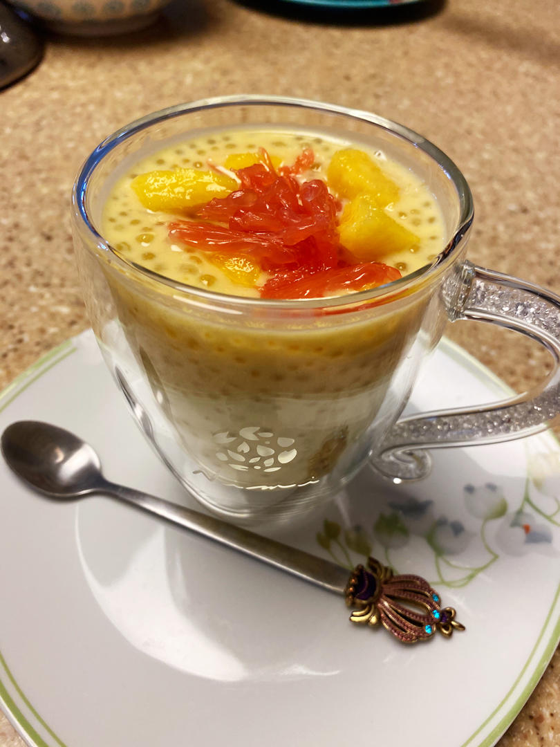 港式甜品——杨枝甘露(芒果西米露)附芒果花切法