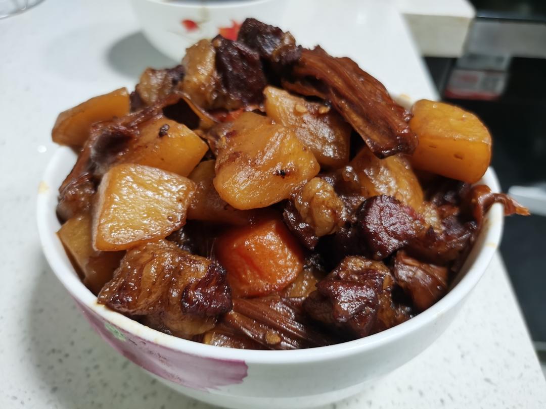 土豆焖牛腩