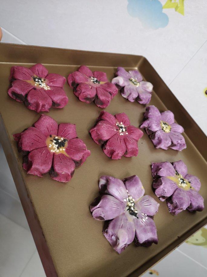 新年秀厨艺时间到！震惊四座的【豆沙葵花酥】！